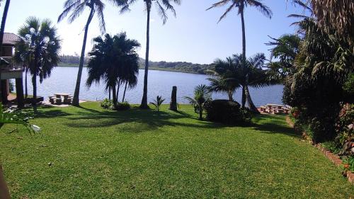 Zinkwazi Beach Apartment | THE BOAT HOUSE, 53 Nkwazi Drive