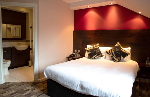 Fintry Hotel | The Boat House