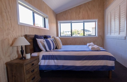 Oakura House | THE BOAT HOUSE ON DIXON