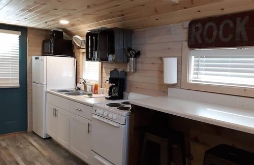 Marblehead Cabin | The Boathouse. A Waterfront Retreat on East Harbor