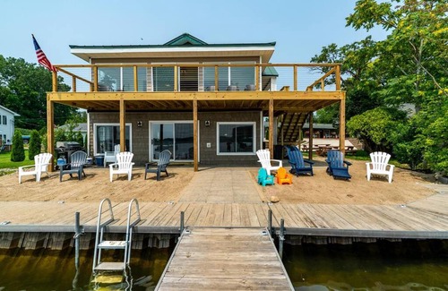 Sand Creek House | The Boathouse at Evans Lake