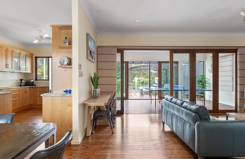 Central Coast House | The Boathouse – Pool & Private Slip