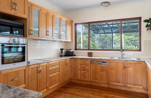 Central Coast House | The Boathouse – Pool & Private Slip