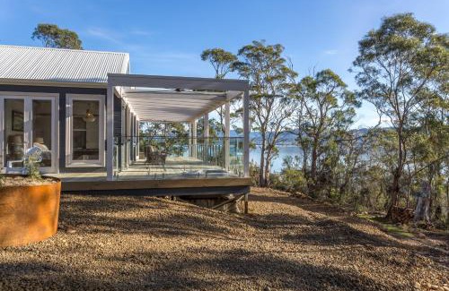 Dover Villa | The BoatHouse