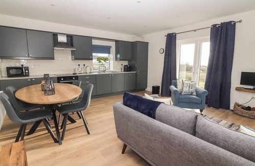 Carrigaholt Cottage | THE BOATHOUSE, family friendly in Carrigaholt, County Clare