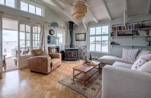 Felixstowe House | The Boathouse in Felixstowe Ferry - Stunning Waterfront Property