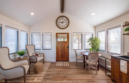 Elm Mott Ski Chalet | The Bobwhite Cabin 15MIN to Magnolia Baylor