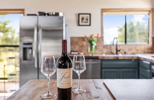 Salmon Creek House | The Bodega House-Beach & Pastures! Enchanting Coastal Charmer!WiFi/Yard Games