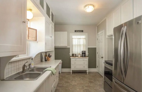 Alexandria House | The Boho Bungalow! Downtown Alexandria