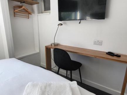 South Heighton House | The bolt