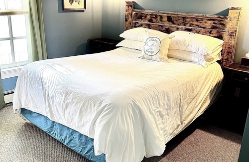 Warrensburg House | The Bond Inn Room #2