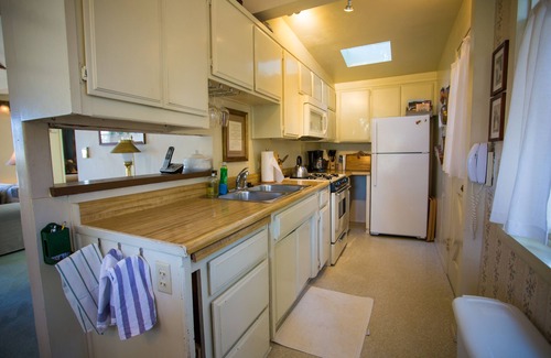 Happy Hill House | The Bonny Cottage By the Sea
