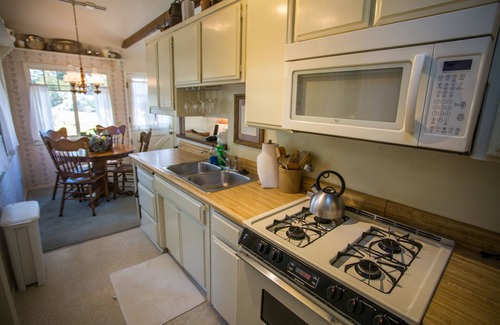 Happy Hill House | The Bonny Cottage By the Sea