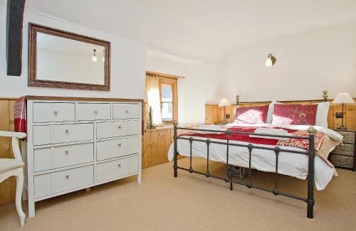 Dulverton House | The Boot