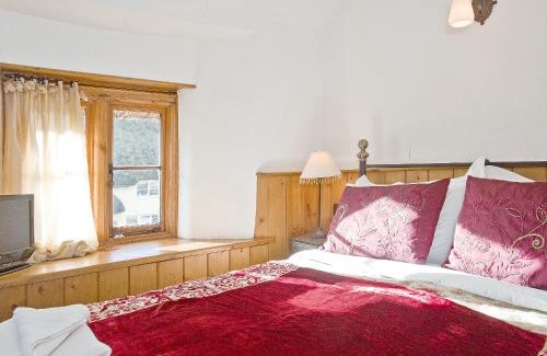 Dulverton House | The Boot