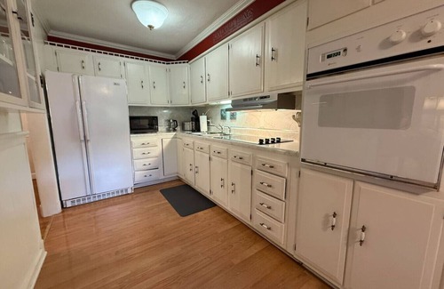 Martinsburg House | The Boston - Family Escape