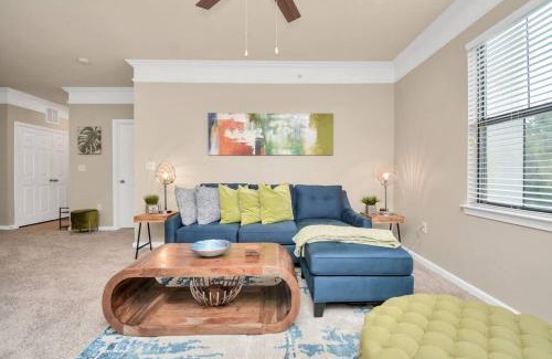 League City Apartment | The Botanical Dream - Kemah Boardwalk - Houston