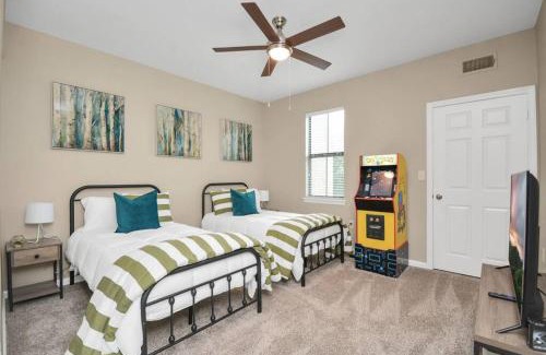 League City Apartment | The Botanical Dream - Kemah Boardwalk - Houston