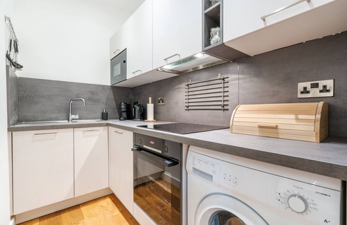 Sheffield Cottage | THE BOTANICAL FLAT 1, pet friendly in Sharrow