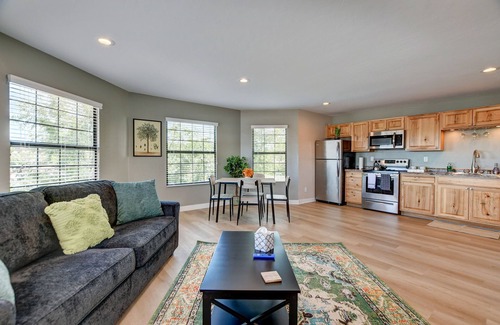 Prescott Apartment | The Botanical Suite at the Gurley Street Inn