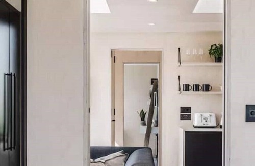 Ickford Cabin | The Bothy - Scandi Apartment, Rural Location, 3 Bedrooms