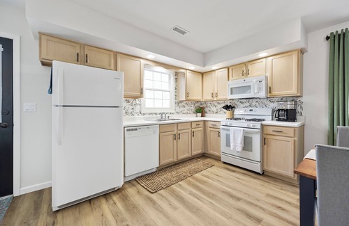 Bloomington Condo | The Bougie Bloomington - Charming 2-bedroom condo in Bloomington
