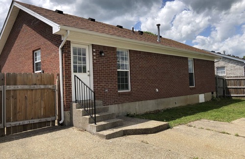 Shepherdsville House | THE BOURBON BARREL - Close to Louisville, E-town, and Glendale!