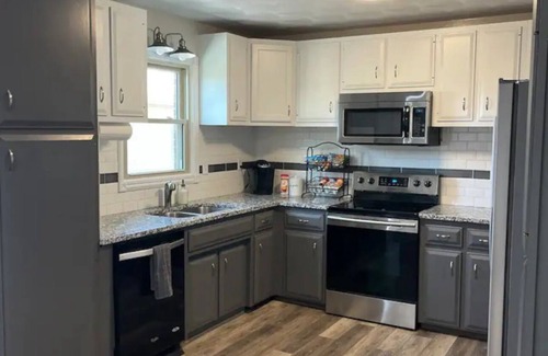 Coxs Creek House | The Bourbon Charm Homestay. Bourbon Trail, PGA, Derby