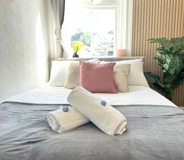 Bournemouth City Centre Apartment | The Bournemouth Hideaway - Beautiful Central flat - 10 mins walk to beach - Brought to you by Coastline Retreats