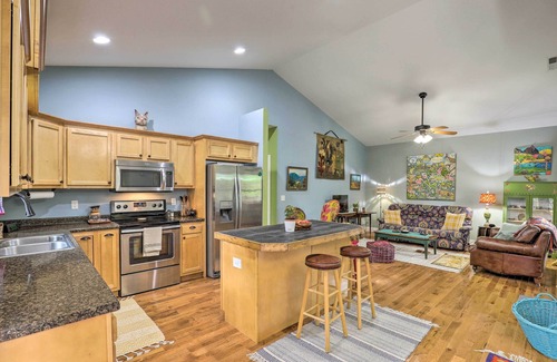 Oakley House | ‘The Bowen Arrow’ Lovely Home in Asheville!