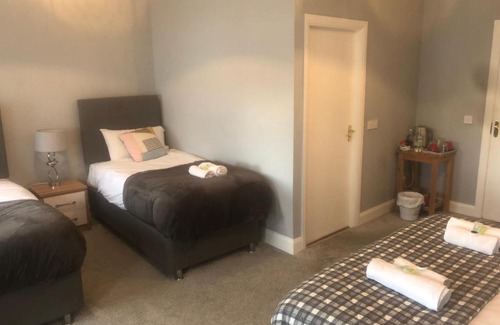 Ballinrobe Hotel | The Bowers Bar & Restaurant