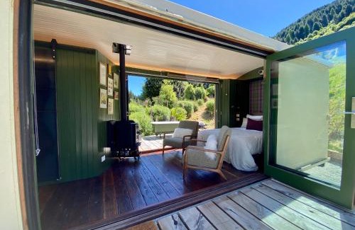 Closeburn Villa | The Box Car with Outdoor Private Bath