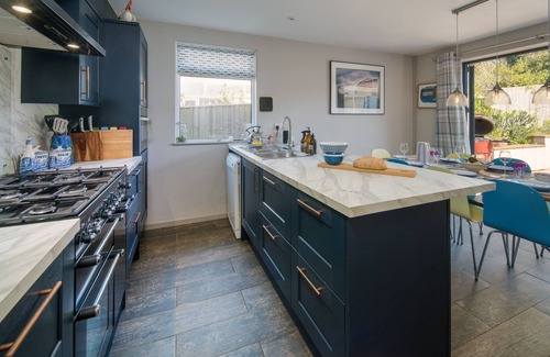 Nettlestone House | The Brackens – Stunning Seaside Retreat on Gully Road, Seaview with Large secure Garden near beach