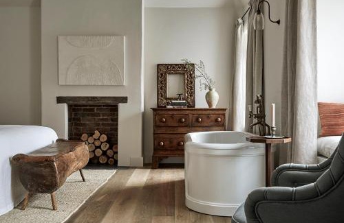 Maiden Bradley Hotel | The Bradley Hare