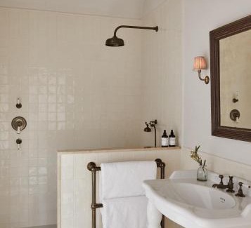 Maiden Bradley Hotel | The Bradley Hare