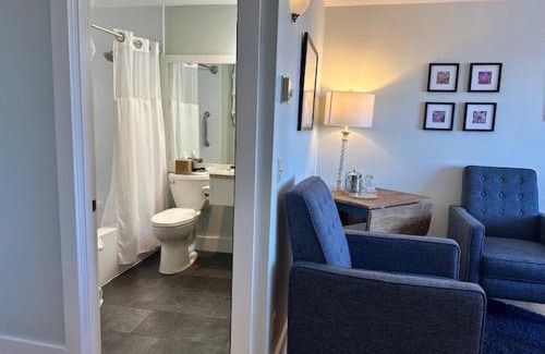 Pemaquid Point Hotel | The Bradley Inn