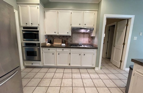 Tougaloo House | The Bradley is a classic quiet & charming 4-bedroom house in North Jackson.