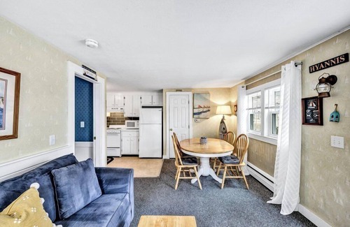 Hyannis Condo | The Breakwaters Hyannis - Your Home Away From Home RPAM069