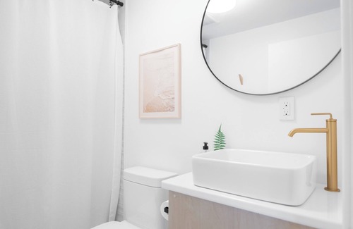 Newport Landing Hotel | The Breeze Motel