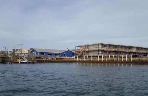 Topsail Beach Hotel | The Breezeway Motel & Resturant