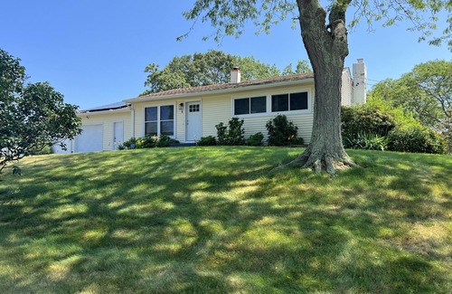 Old Mystic House | The Breezy Knoll House