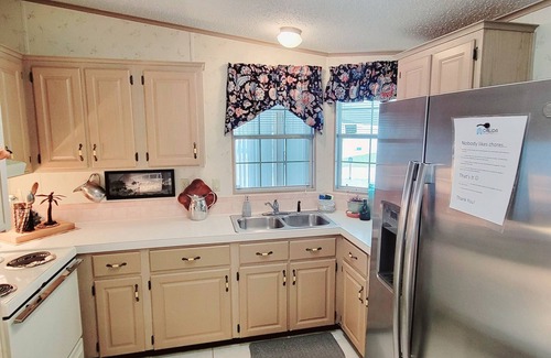 Edgewater House | The Breezy Retreat in Terra Mar!