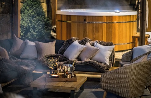 North Rigton Cottage | THE BREW HOUSE, pet friendly, luxury holiday cottage in Harrogate