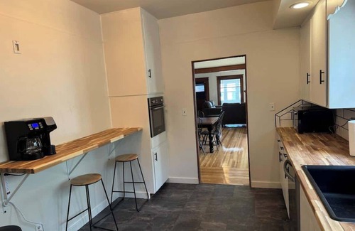 Sidney House | The Brewery House-Best Location!