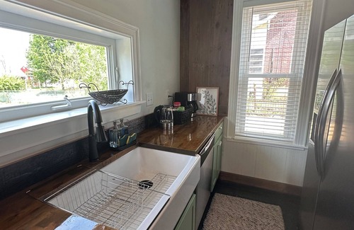 New Oxford House | The Brick house on Lincoln-Walk to Shops, 15 Min to Gettysburg