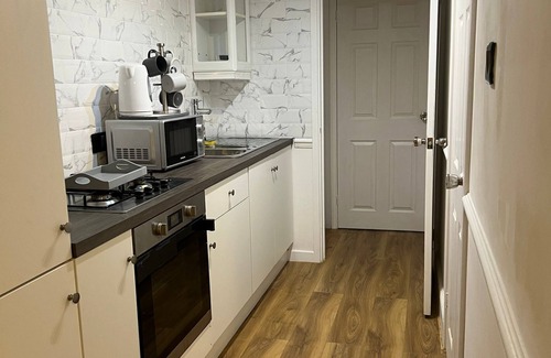Warden Ski Chalet | The Brick Retreat nIn the heart of Leysdown-On-Sea