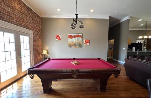 Kokomo Apartment | The Brick-Road Penthouse