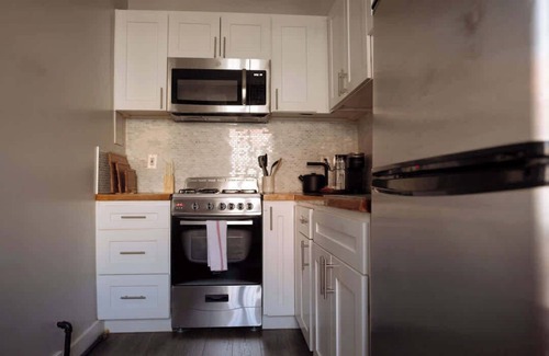 East Hollywood Apartment | The Brick Studio in Los Feliz