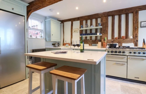 Martlesham Heath Cottage | THE BRIDEWELL, pet friendly, with open fire in Woodbridge