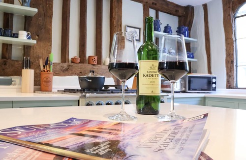 Martlesham Heath Cottage | THE BRIDEWELL, pet friendly, with open fire in Woodbridge